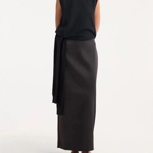 Rohe collumn satin skirt black